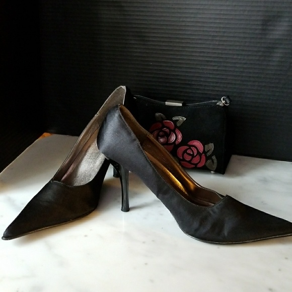 VINTAGE BLACK FABRIC 50's PUMP!!!๐๐ - Picture 2 of 5